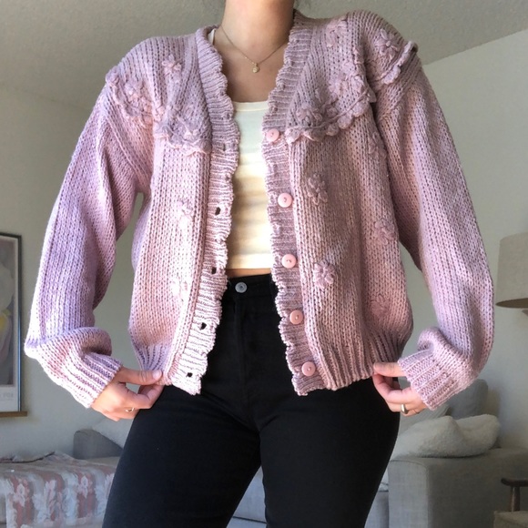 Allison Brittney Sweaters - Vintage scalloped floral cardigan